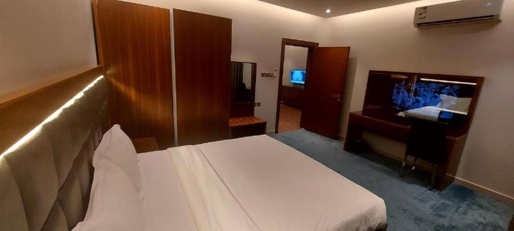 شقة فندقية Almasem Serviced -exit 5 الرياض